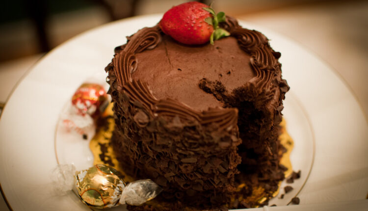 Nema joj ravne: Čokoladna torta od samo tri sastojka će vas oduševiti