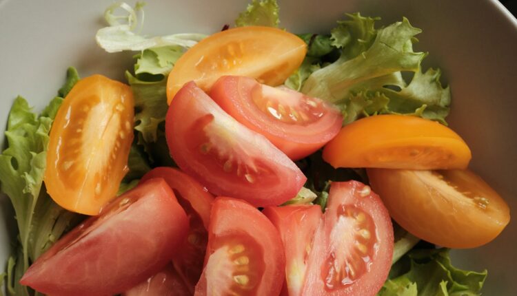 Neće vam se svideti: Evo šta vam se može dogoditi ako prečesto jedete paradajz