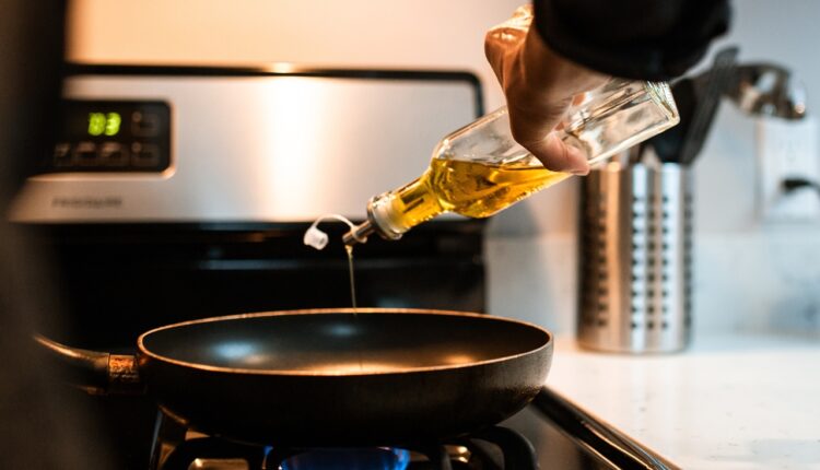Da li je dobro pržiti hranu na maslinovom ulju? Doktorka šokirala svojim odgovorom