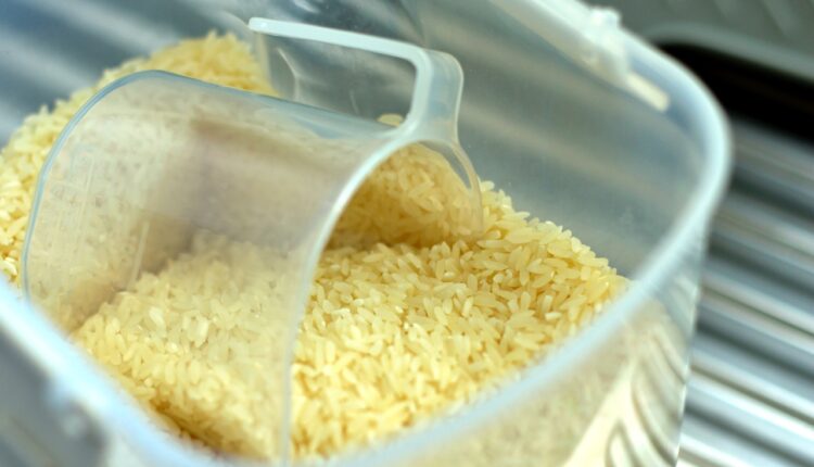 Nije samo za kuvanje: Neverovatno je šta sve u domaćinstvu možete spasiti pirinčem