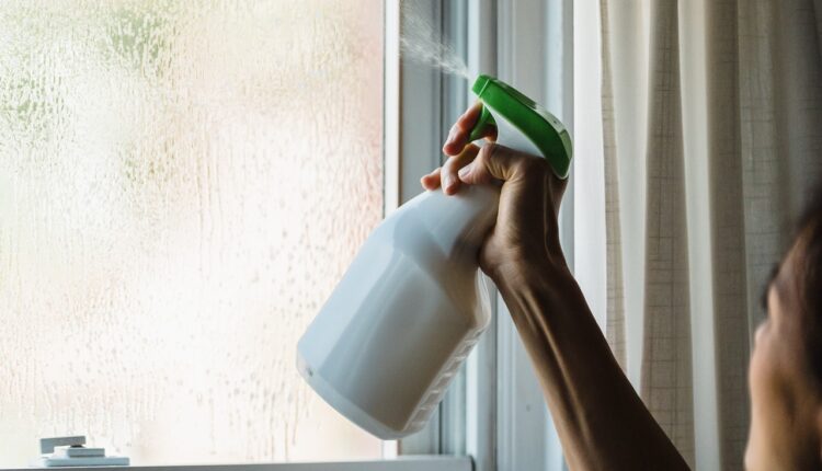 Napravite kod kuće najbolje sredstvo za čišćenje prozora: Biće blistavo čisti za manje od minuta