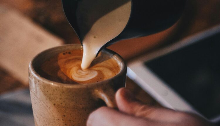 Kardiolog upozorava: Jedino gore od kafe je kafa s mlekom